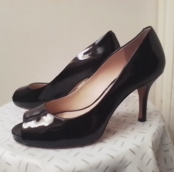 Vince Camuto Peep Toe Black Patent Leather Heels SIZE 8 - Picture 1 of 7